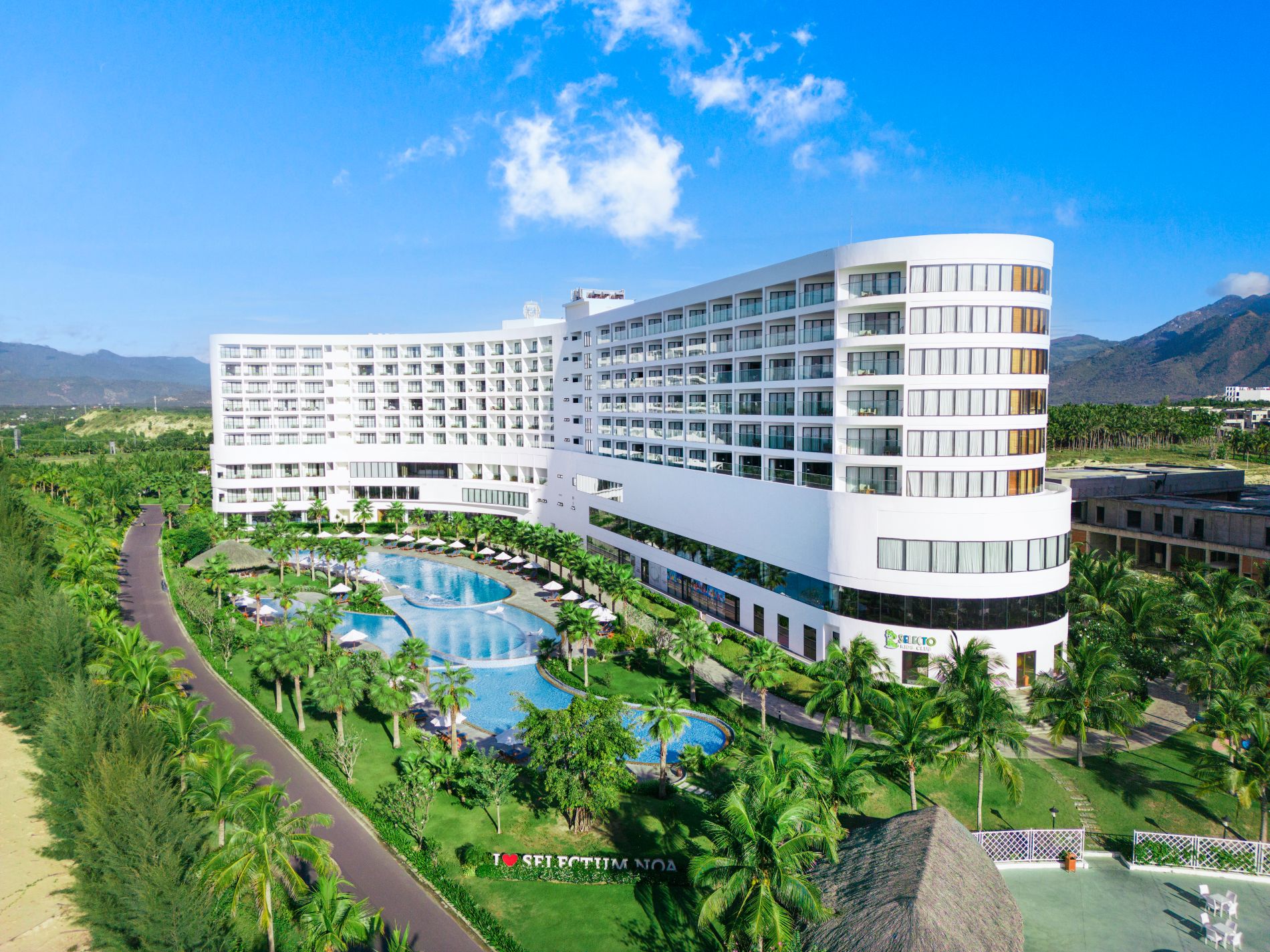 SELECTUM NOA RESORT CAM RANH